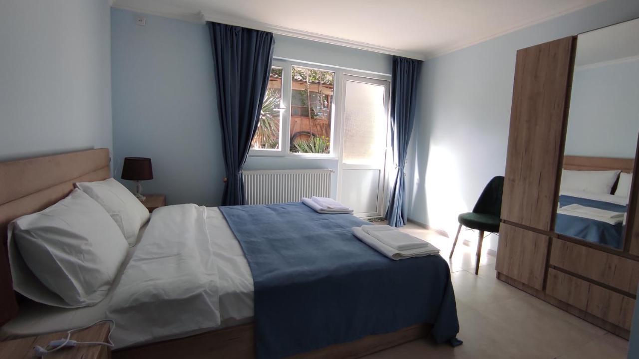 Agora Apartamento Tiflis Exterior foto
