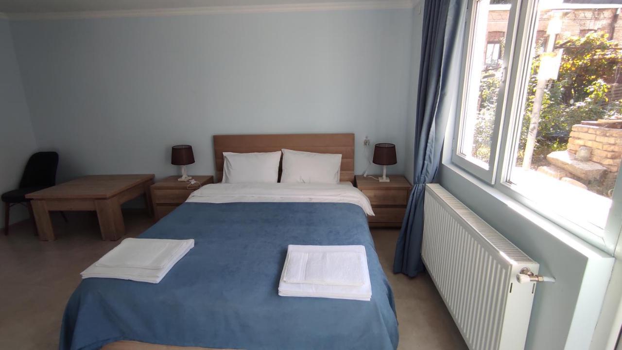 Agora Apartamento Tiflis Exterior foto