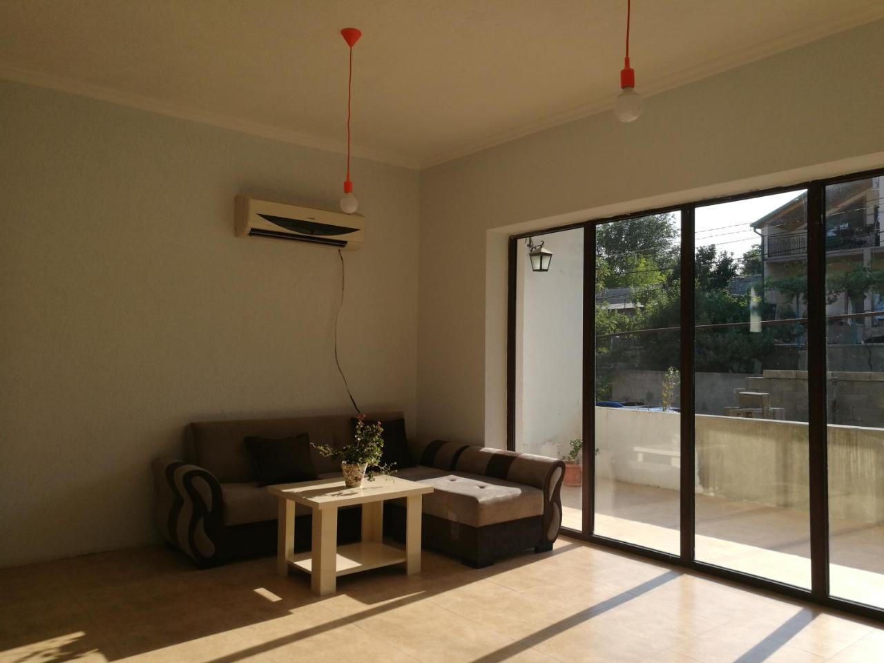 Agora Apartamento Tiflis Exterior foto