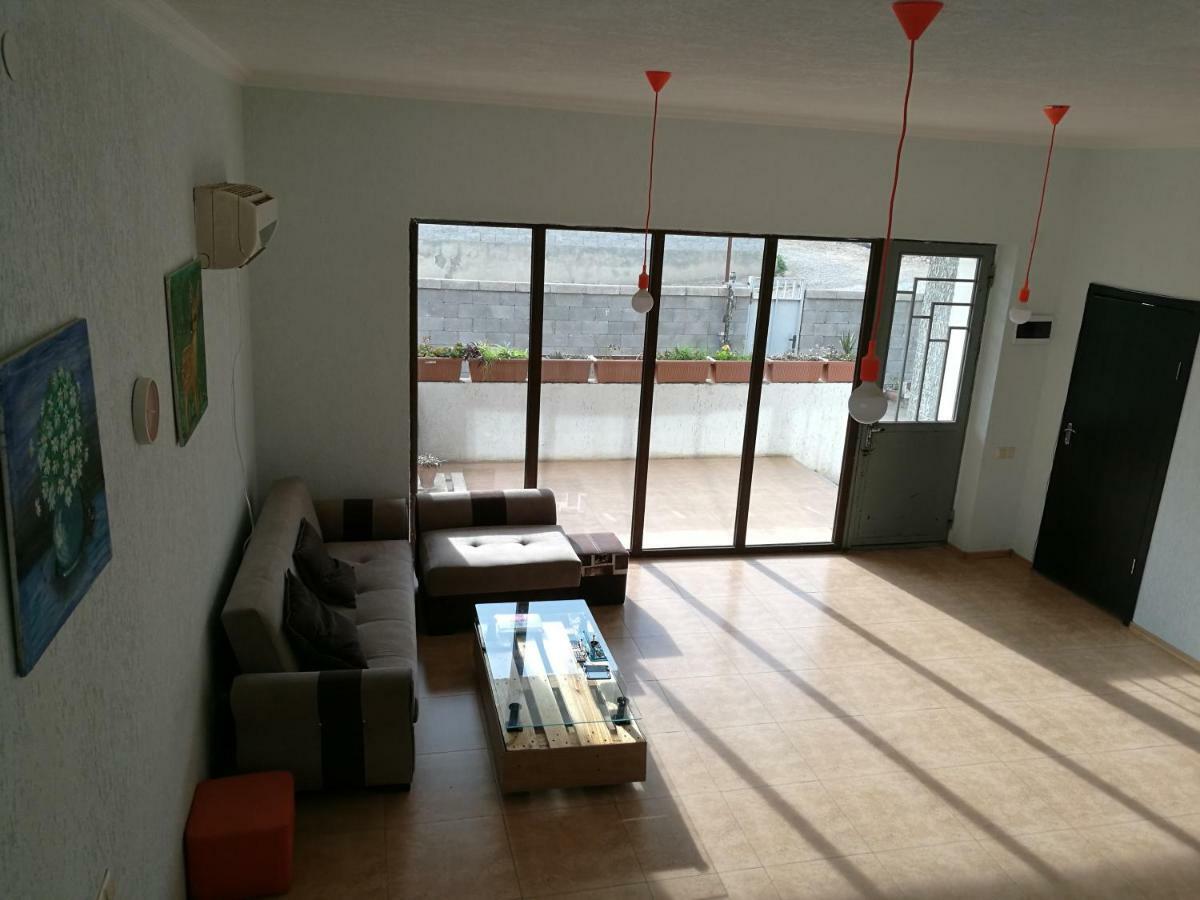 Agora Apartamento Tiflis Exterior foto