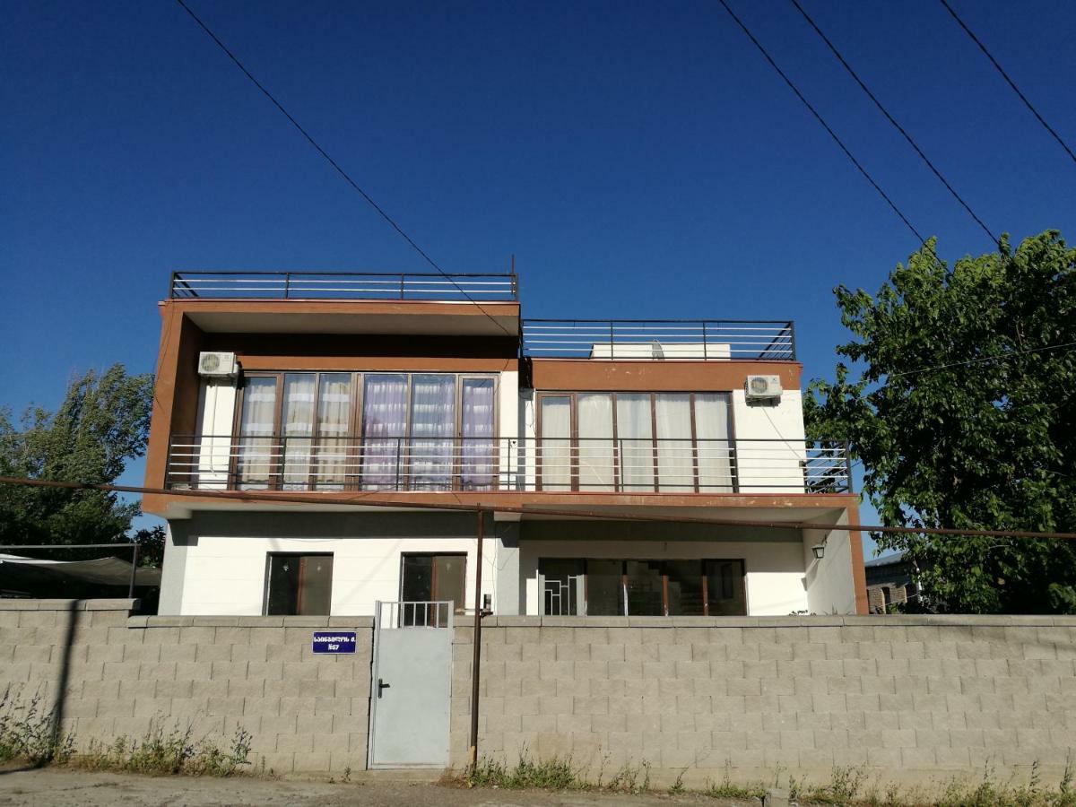 Agora Apartamento Tiflis Exterior foto